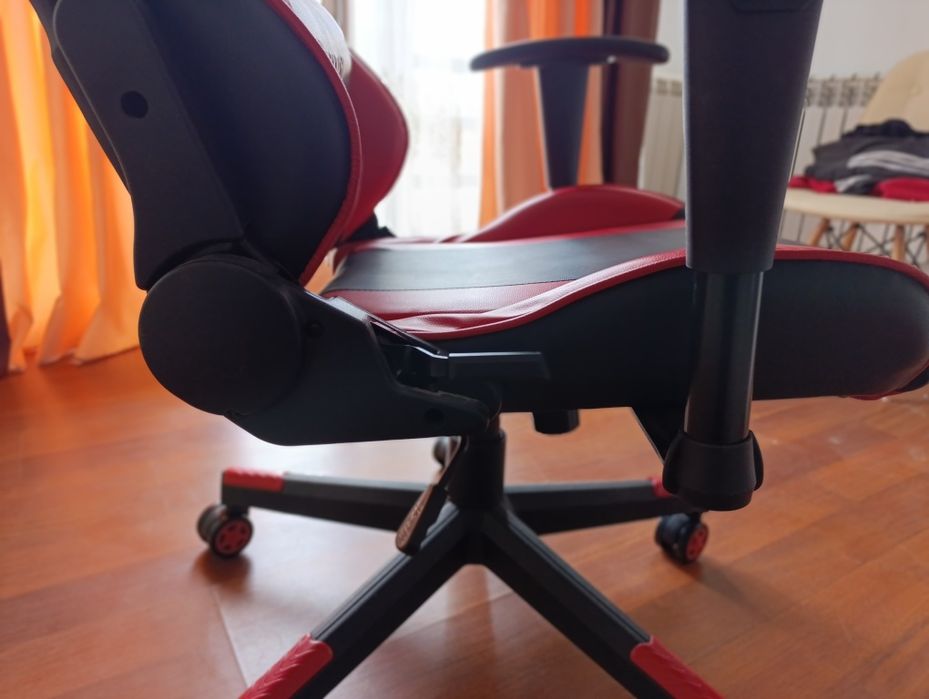 Компьютерное кресло (Геймерское) FEMOR