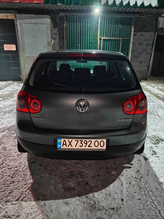 Volkswagen Golf V 2003p.