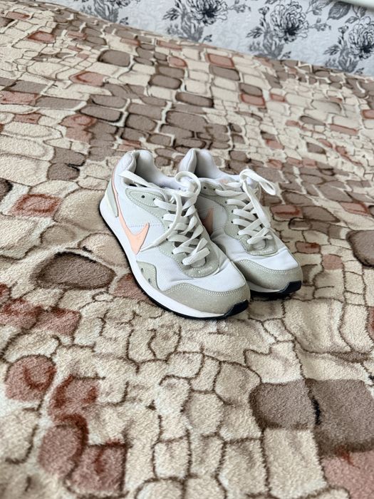 Кросівки Nike білі