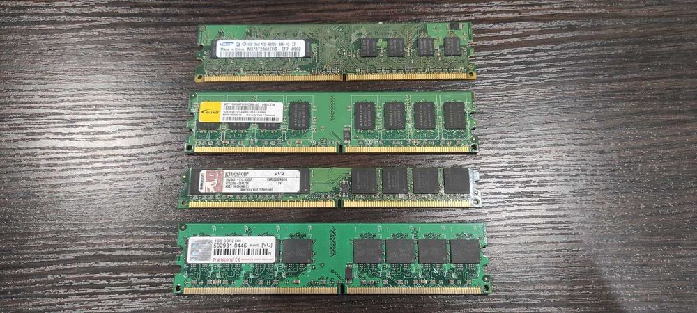 Оперативна пам'ять (ОЗУ) DDR2 1GB