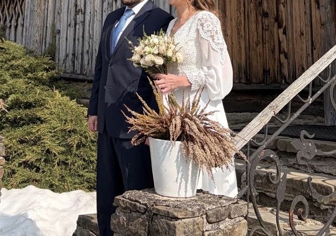 Suknia slubna z dlugim rekawem