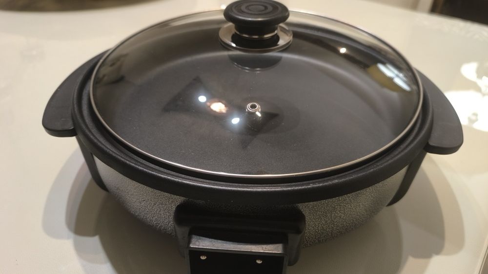 Grelhador elétrico com tampa