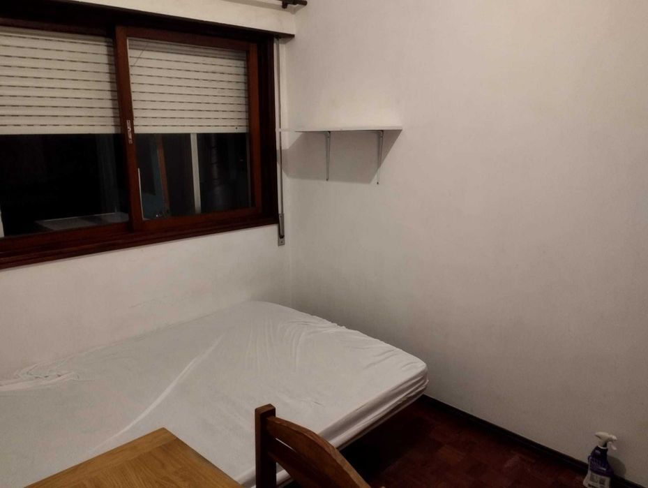 Aluga- se Quarto Rua de Castro Matoso