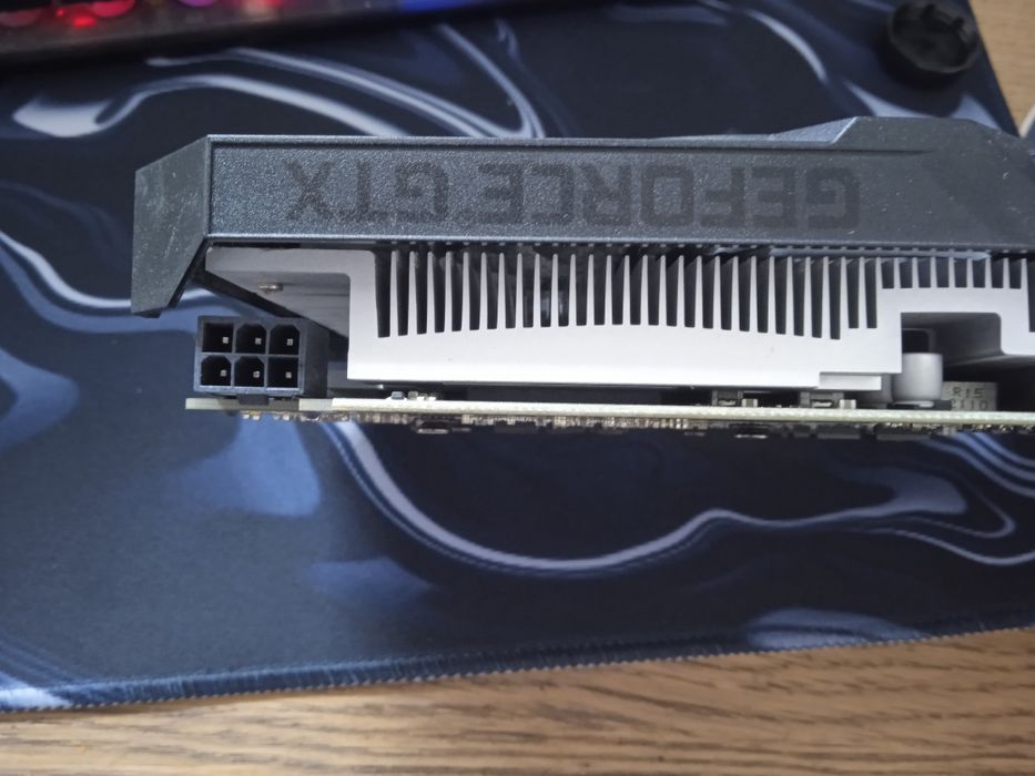 ASUS GeForce GTX 1650 Phoenix stan IDEALNY