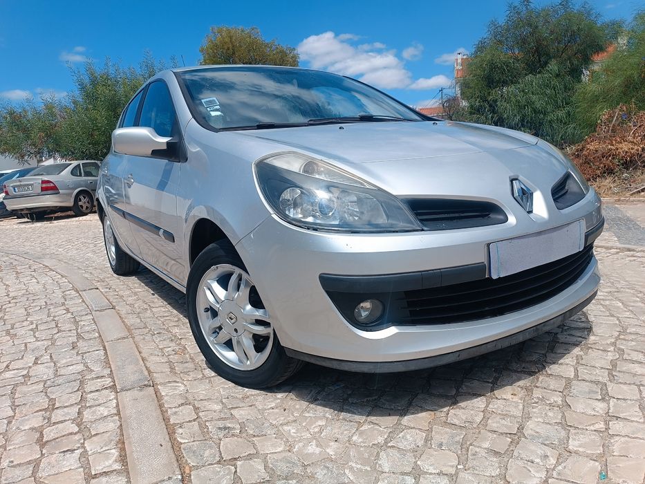 Renault clio 1.2 (130milkm)