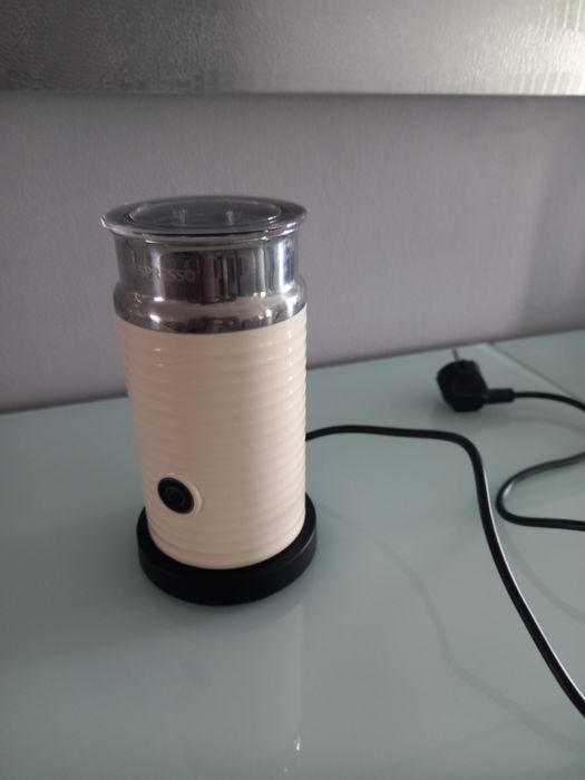 Aeroccino beje nespresso