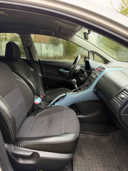 продам Toyota Auris