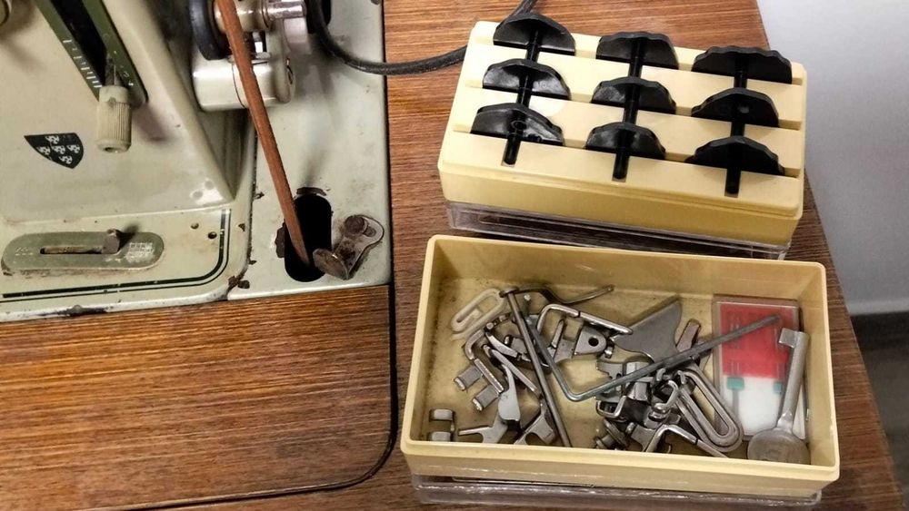 Maquina Costura Oliva (adaptada)