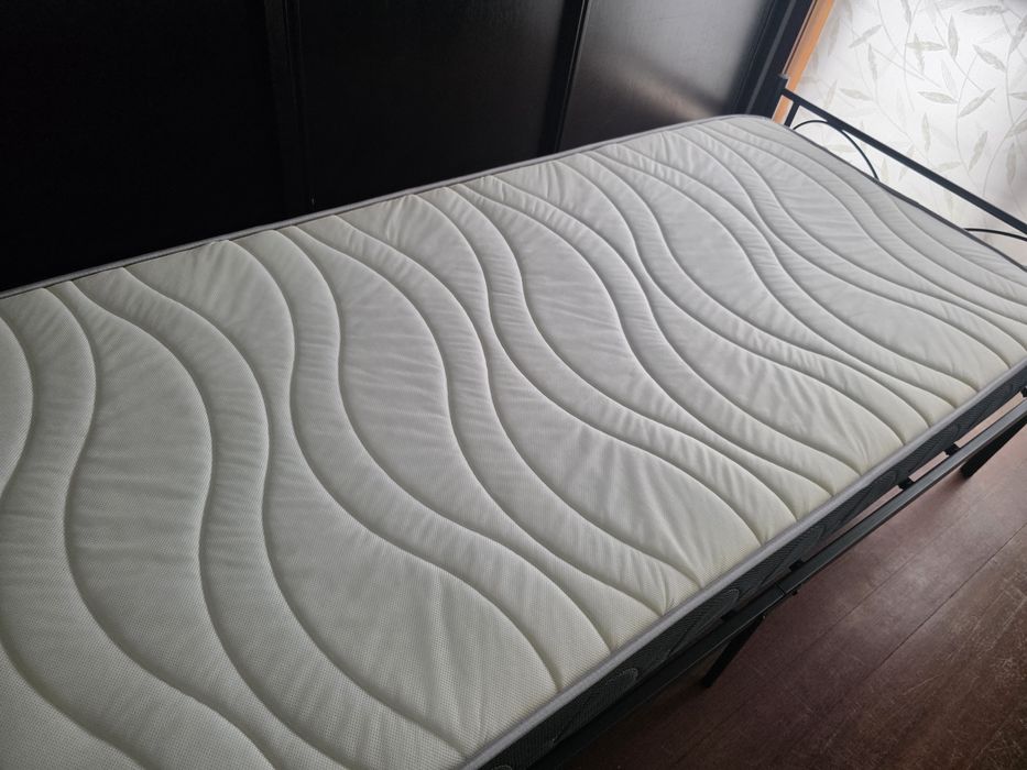 Cama de solteiro + colchão