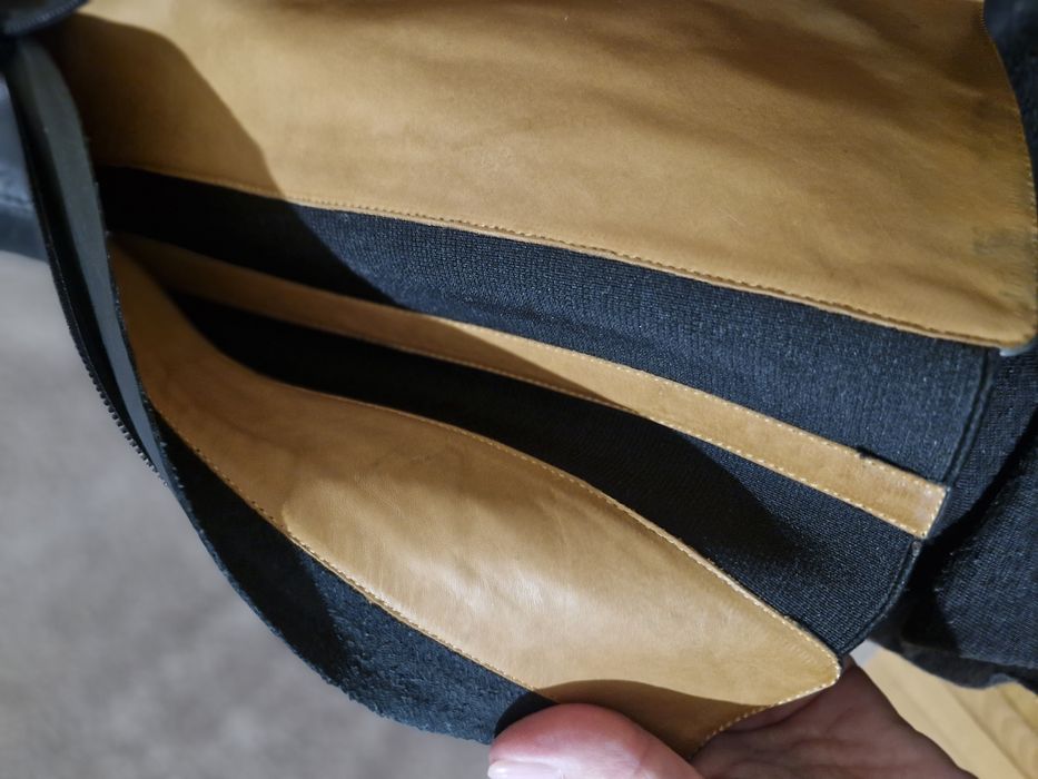 Сапоги демісезонні на каблуке чорні 38 шкіряні carlo pazilini