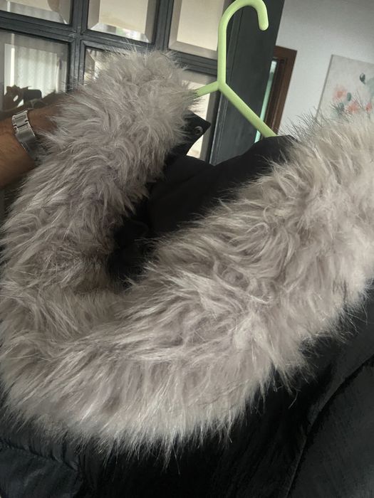 Casaco de inverno impermeavel com capucho . Marca Siksilk