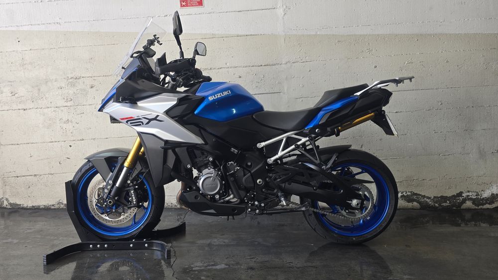 Suzuki GSX-S1000GX 2024 | 6.000 km | Full Extras | Estado Irrepreensível
Suzuki GSX-S1000GX 2024 | 6.000 km | Full Extras | Estado Irrep