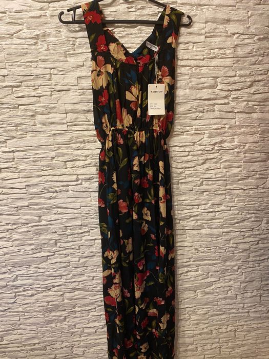 Sukienka w kwiaty M/L