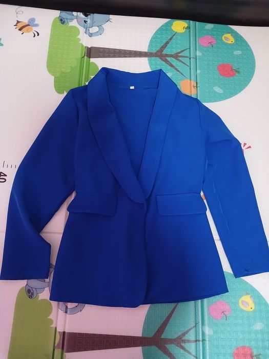 Брючний жіночий костюм