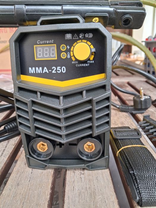 Maquina de soldar inverter portátil 250A Nova
