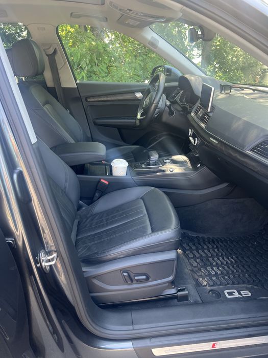Продам Audi Q5  гибрид 2020