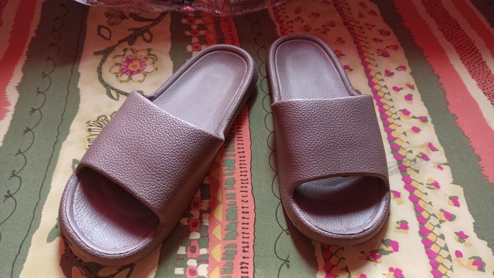 Новые шлепанцы,сланцы