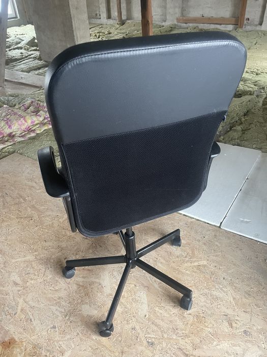 Fotel biurowy -czarny