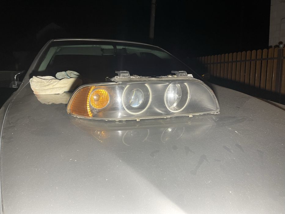 Продам 2 фари 1 рест 2 до рест