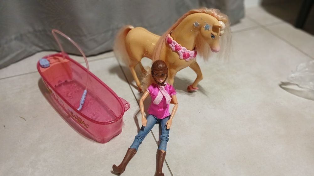 Lalka Barbie z koniem
