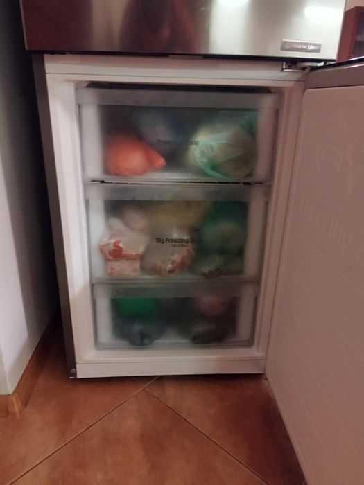 Sprzedam lodówkę LG