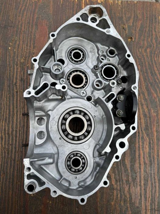 komplet karterow Suzuki LTZ 400 r 03-08 karter kartery lewy prawy blok