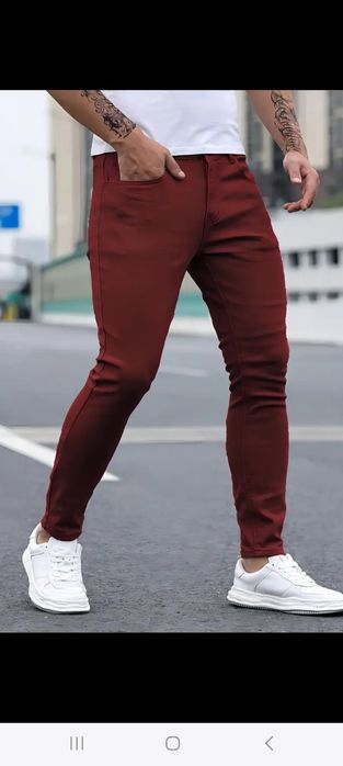 Vendo dois pares de calças novas para homem nunca foram usadas