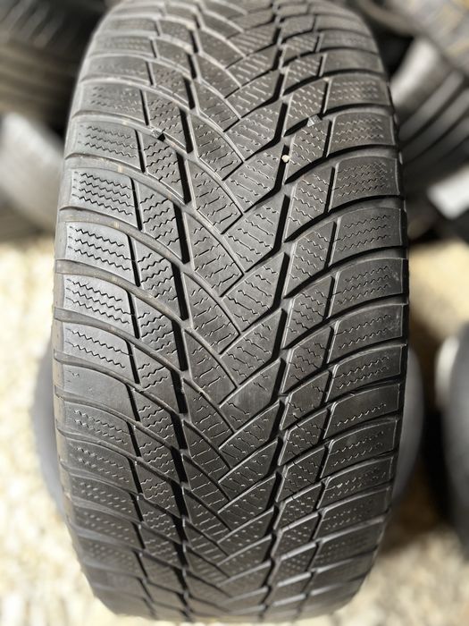 245/45 R20 2 шт. Bridgestone Blizzak LM001