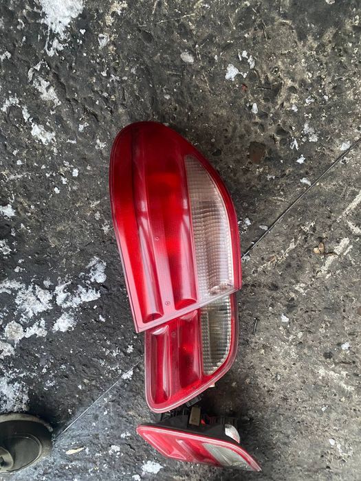 Комплект задніх фонарів е210 е270 е200 е240 е320 е430 е240 cdi