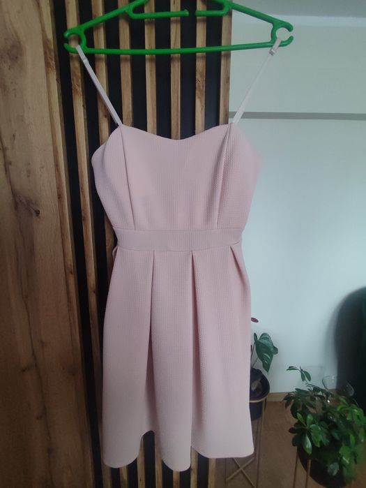 Sukienka damska na ramiączkach