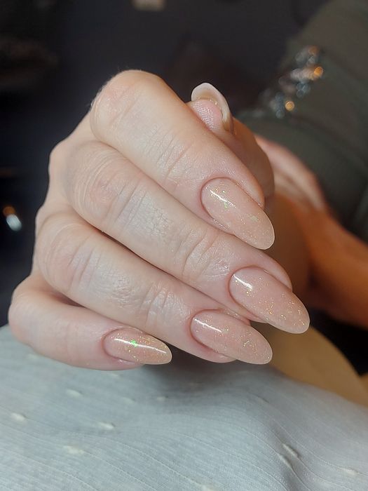 Маникюр и педикюр