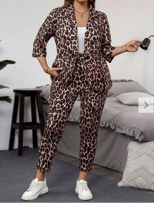 Marynarka plus spodnie rozmiar 52 cena 50 zł Shein