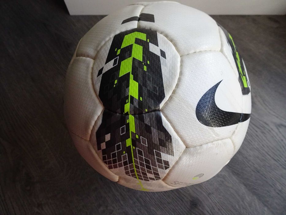 Bola futebol de jogo match ball 2011 Nike Seitiro
