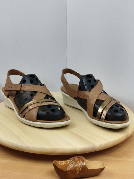 Sandały r.40 ECCO Felicia damskie skórzane na rzep