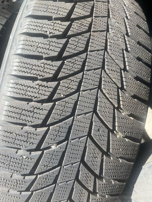 Продам зимову резину Triangle 225/55 R18