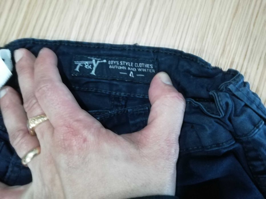 Calças de menino tamanho 4 anos