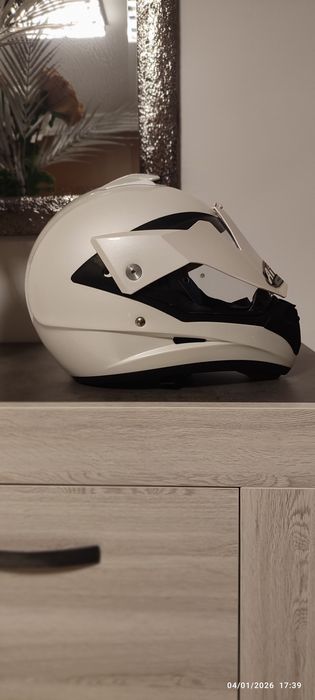 Capacete Airoh branco rigorosamente novo