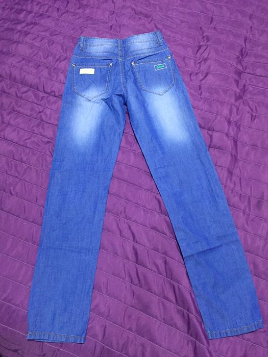 Джинсы модные