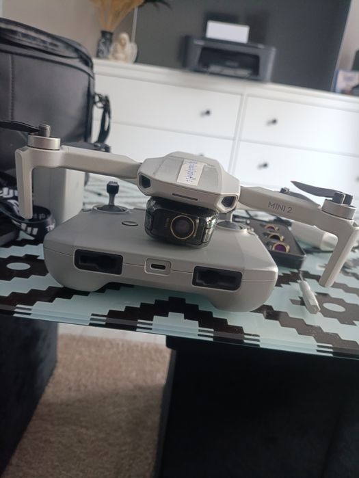 Dron DJI mini 2 Fly More Combo