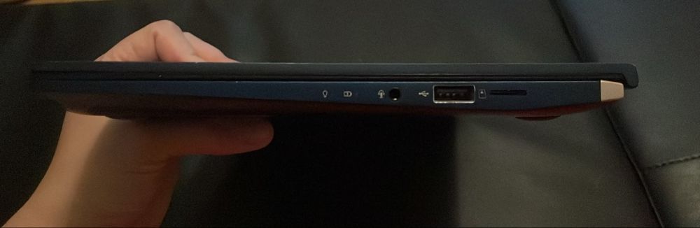 Asus ZenBook 14 UX433F (i7 10ª Gen / Para Peças ou Reparação)