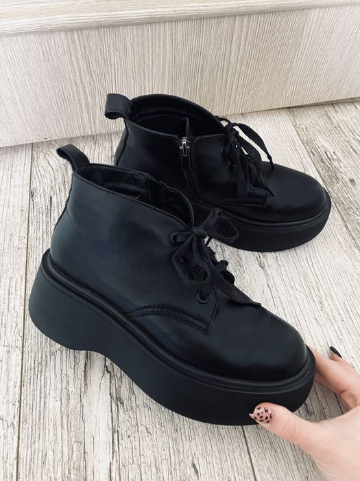 Взуття весняне жіноче