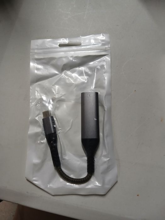 Adaptador Duplo USB-C 2 em 1 (Novo) — Carrega e Ouve Música (Cinza Espacial)