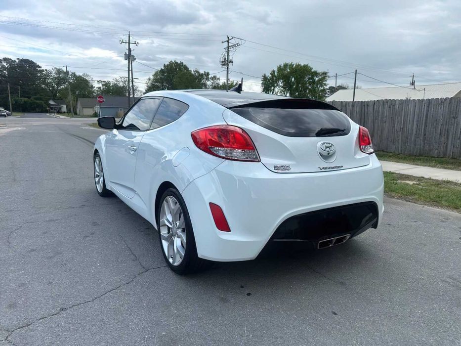 Hyundai Veloster      2015