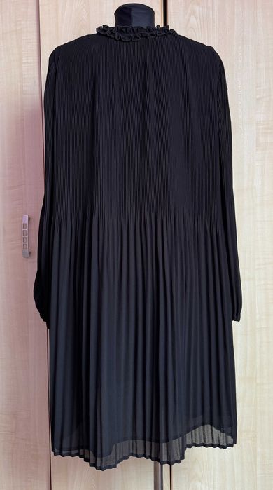 Sukienka Reserved 42