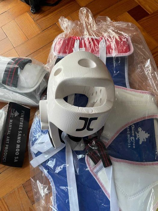 Conjunto de Proteções de Taekwondo