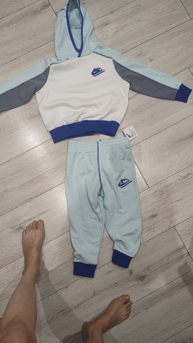 Nike nowy zestaw dresowy 98/104