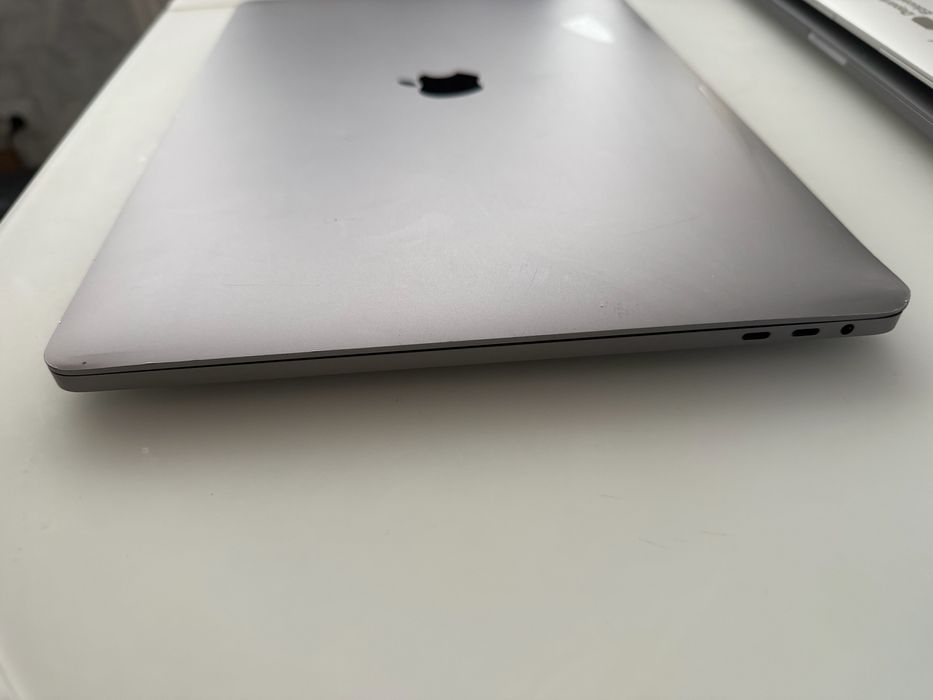 Macbook pro 16 2019 intel core i9-8ми ядерний 16gb 1tb ssd