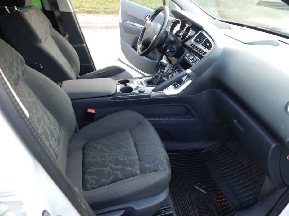 Peugeot.3008 1.6 HDI Stan idealny Super auto. Ekonomiczne