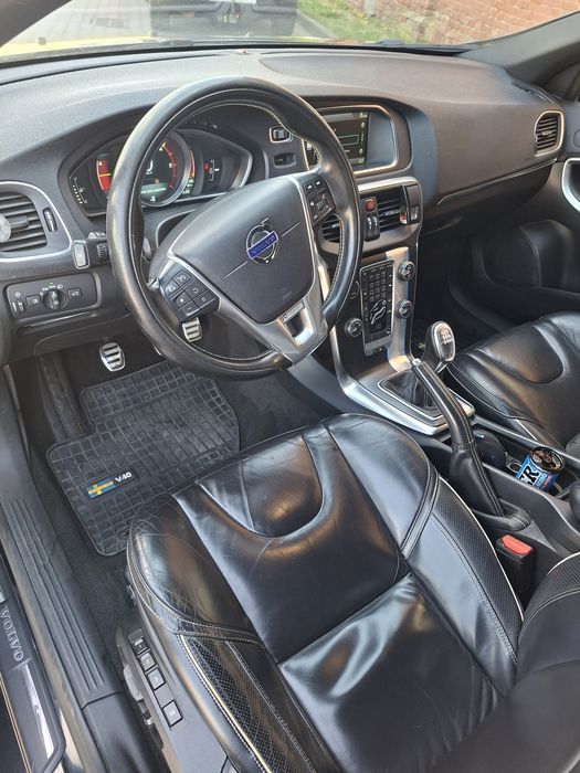 Volvo v40  D3 5 cylindrów  R-Desing