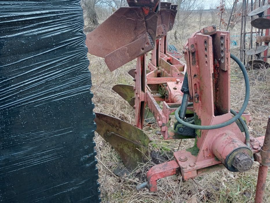 Pług 3 skibowy obrotowy na płaskowniku na 1 wąż